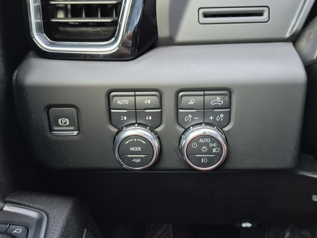 Certified 2025 GMC Sierra 2500 Denali AWD/4WD image 19