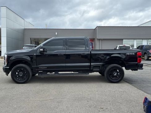 Used 2024 Ford F250 Lariat w/ Black Appearance Package AWD/4WD image 4