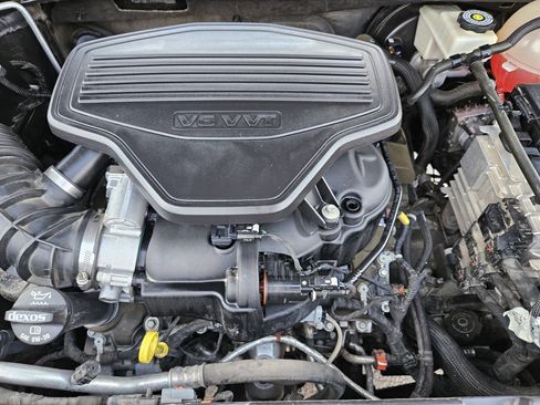 Used 2017 GMC Acadia SLT FWD image 32