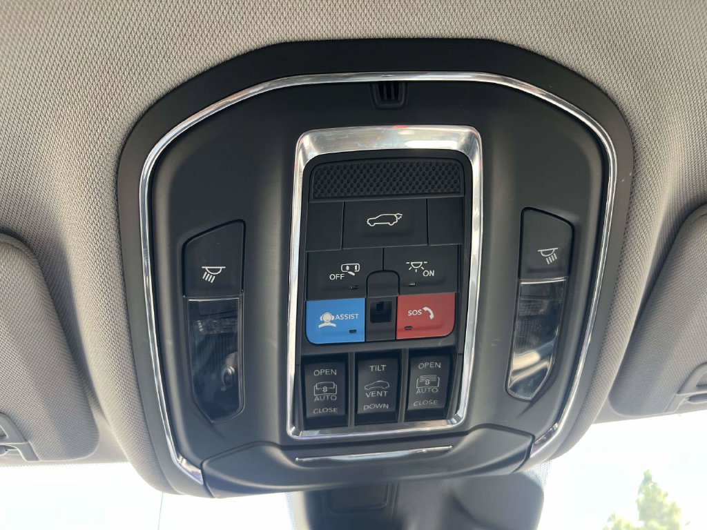 Used 2024 Jeep Grand Cherokee Limited 4xe AWD/4WD image 25