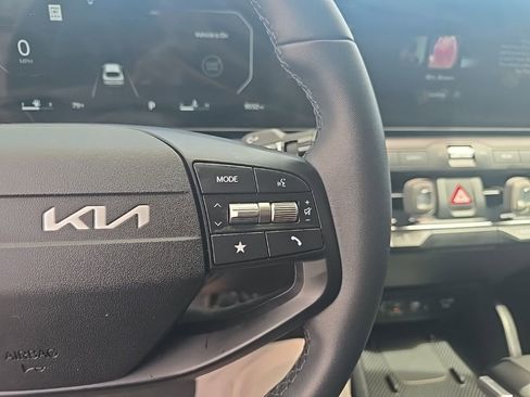 Certified 2025 Kia K4 EX image 16
