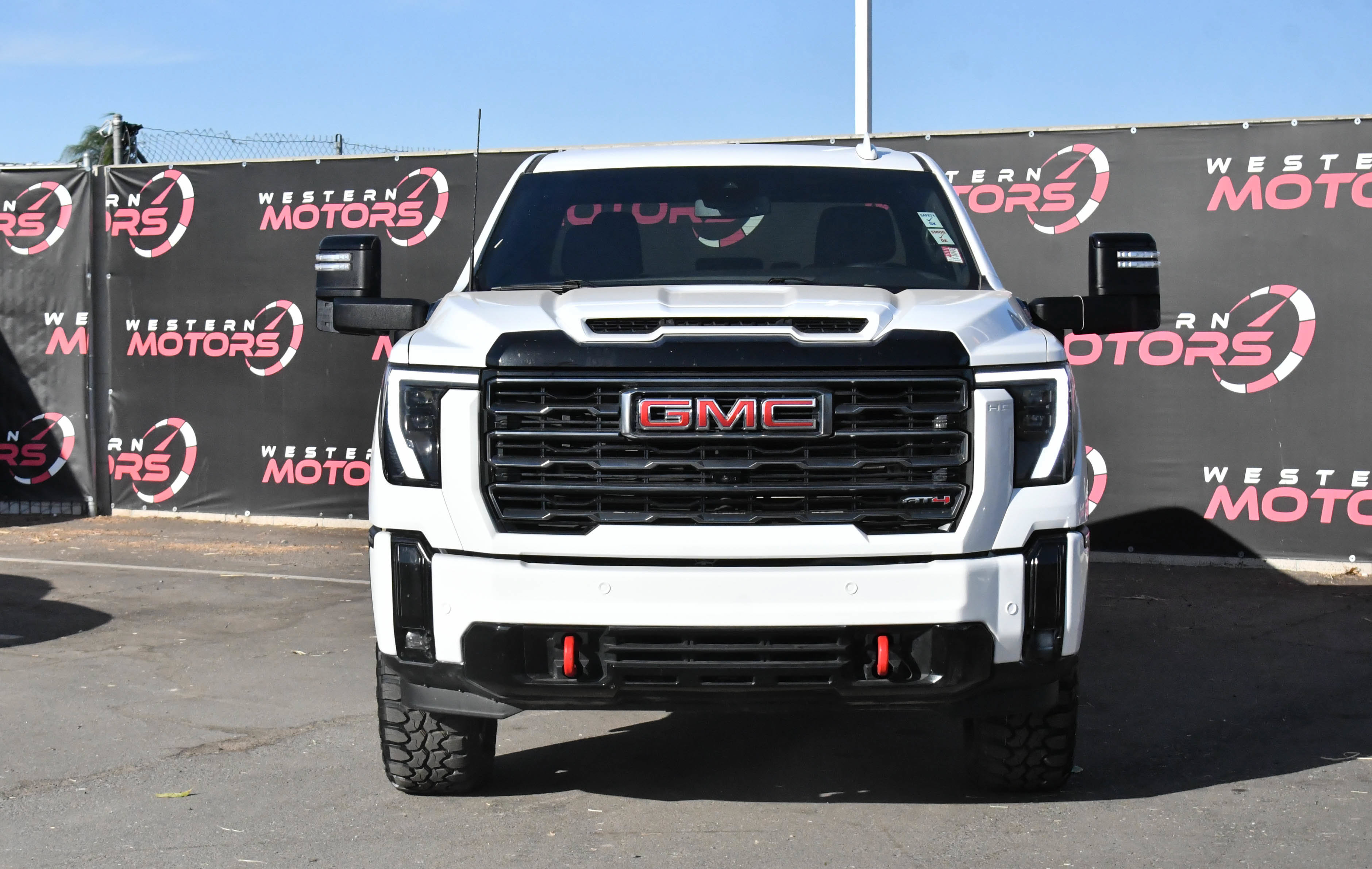 Used 2026 GMC Sierra 2500 AT4 AWD/4WD image 2