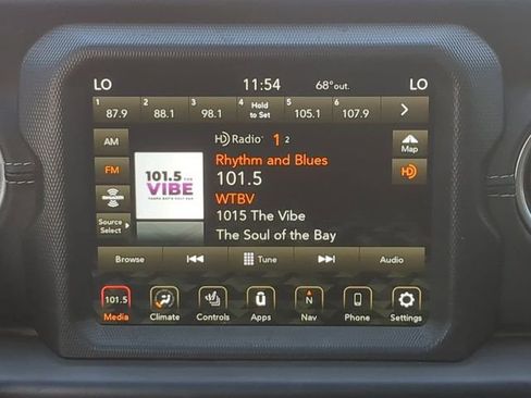 Used 2023 Jeep Wrangler Unlimited Sahara w/ Cold Weather Group image 20