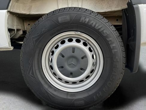 Used 2022 Mercedes-Benz Sprinter 144 Cargo image 29