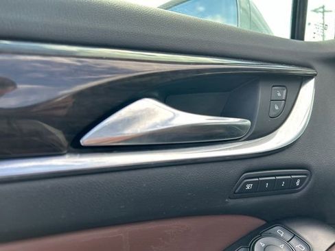 Used 2020 Buick Enclave Avenir w/ Avenir Technology Package AWD/4WD image 31