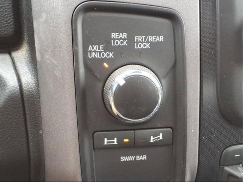 Used 2018 RAM 2500 Power Wagon w/ Luxury Group image 8