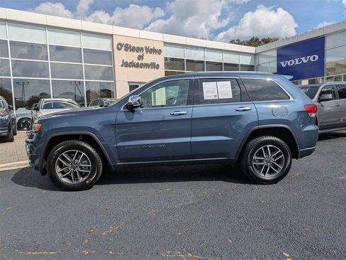 Used 2021 Jeep Grand Cherokee Limited w/ Luxury Group II image 3