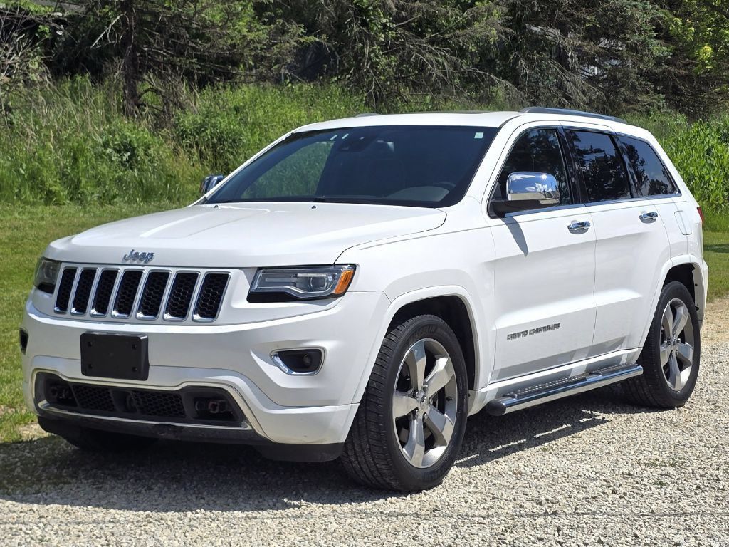 Used 2015 Jeep Grand Cherokee Overland w/ Advanced Technology Group AWD/4WD image 2