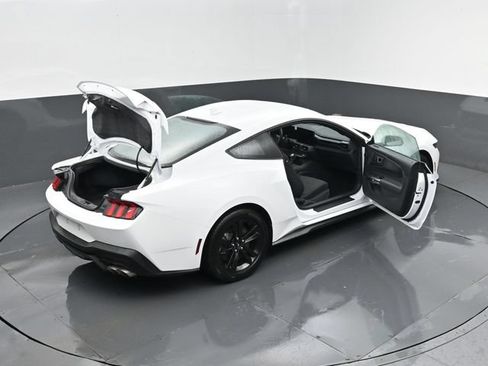 Used 2025 Ford Mustang GT RWD image 27
