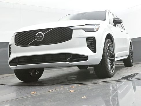 New 2026 Volvo XC90 B6 Ultra image 25