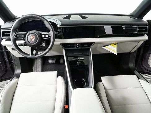 New 2026 Porsche Macan 4 Electric AWD/4WD image 18