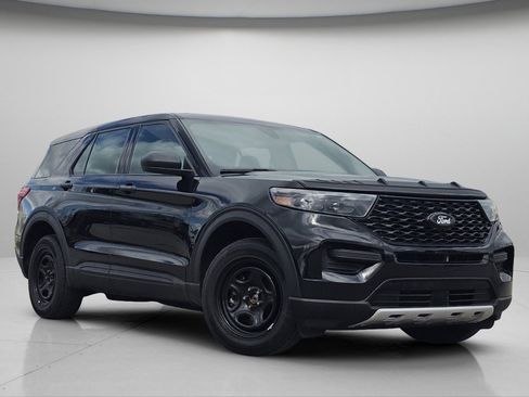 Used 2024 Ford Explorer 4WD Police Interceptor image 2