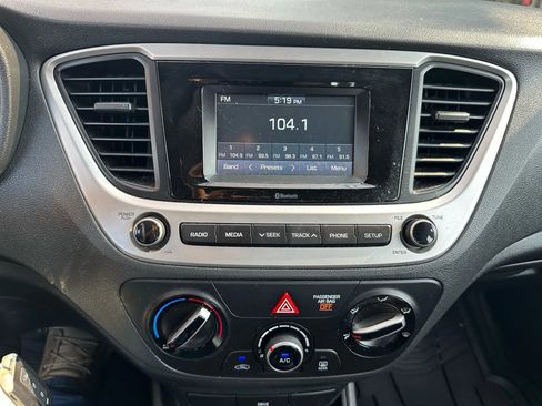 Used 2019 Hyundai Accent SE image 11