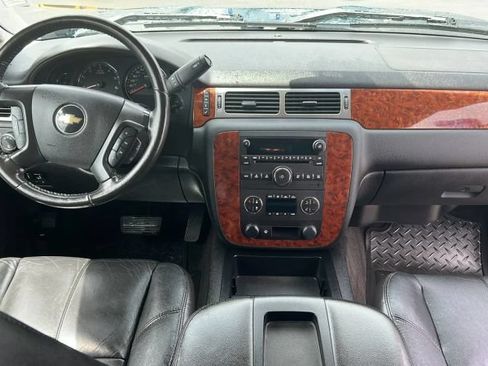 Used 2007 Chevrolet Silverado 2500 LTZ w/ EZ-Lift Tailgate Package AWD/4WD image 8