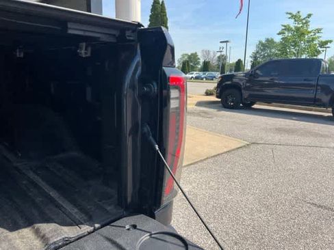 Used 2024 GMC Sierra 2500 AT4 w/ AT4 Premium Plus Package image 16