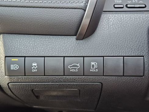 Used 2022 Toyota Camry SE w/ Convenience Package FWD image 21