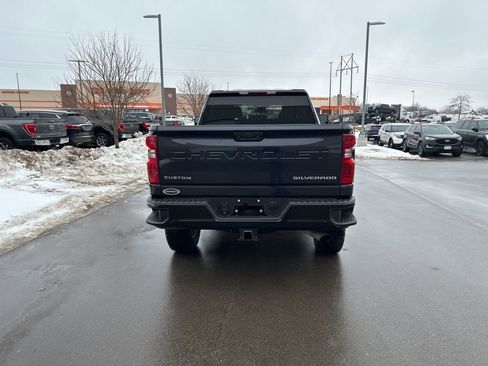 Used 2024 Chevrolet Silverado 2500 Custom w/ Custom Convenience Package image 6