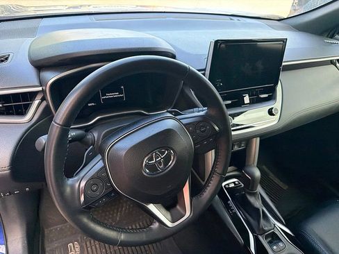Used 2025 Toyota Corolla Cross AWD Hybrid w/ Convenience Package image 9
