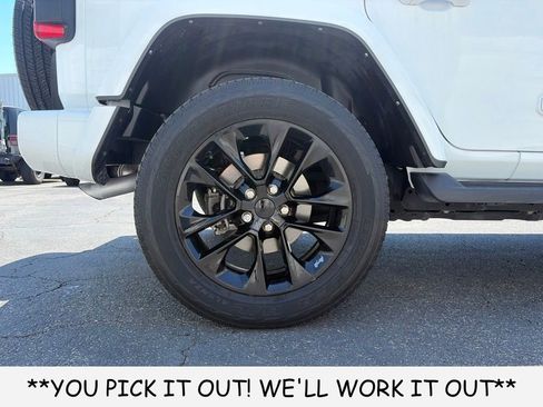 Used 2022 Jeep Wrangler Unlimited Sahara AWD/4WD image 7