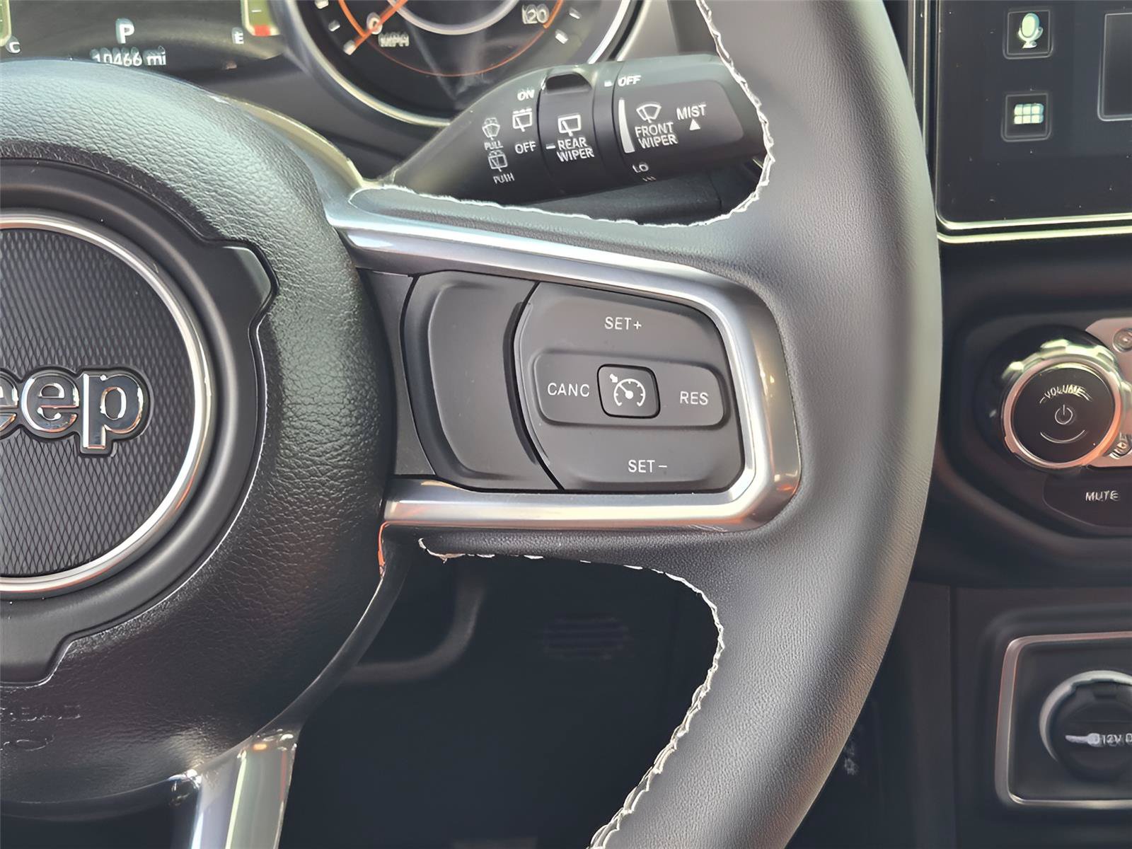 Used 2023 Jeep Wrangler Unlimited Sahara AWD/4WD image 27