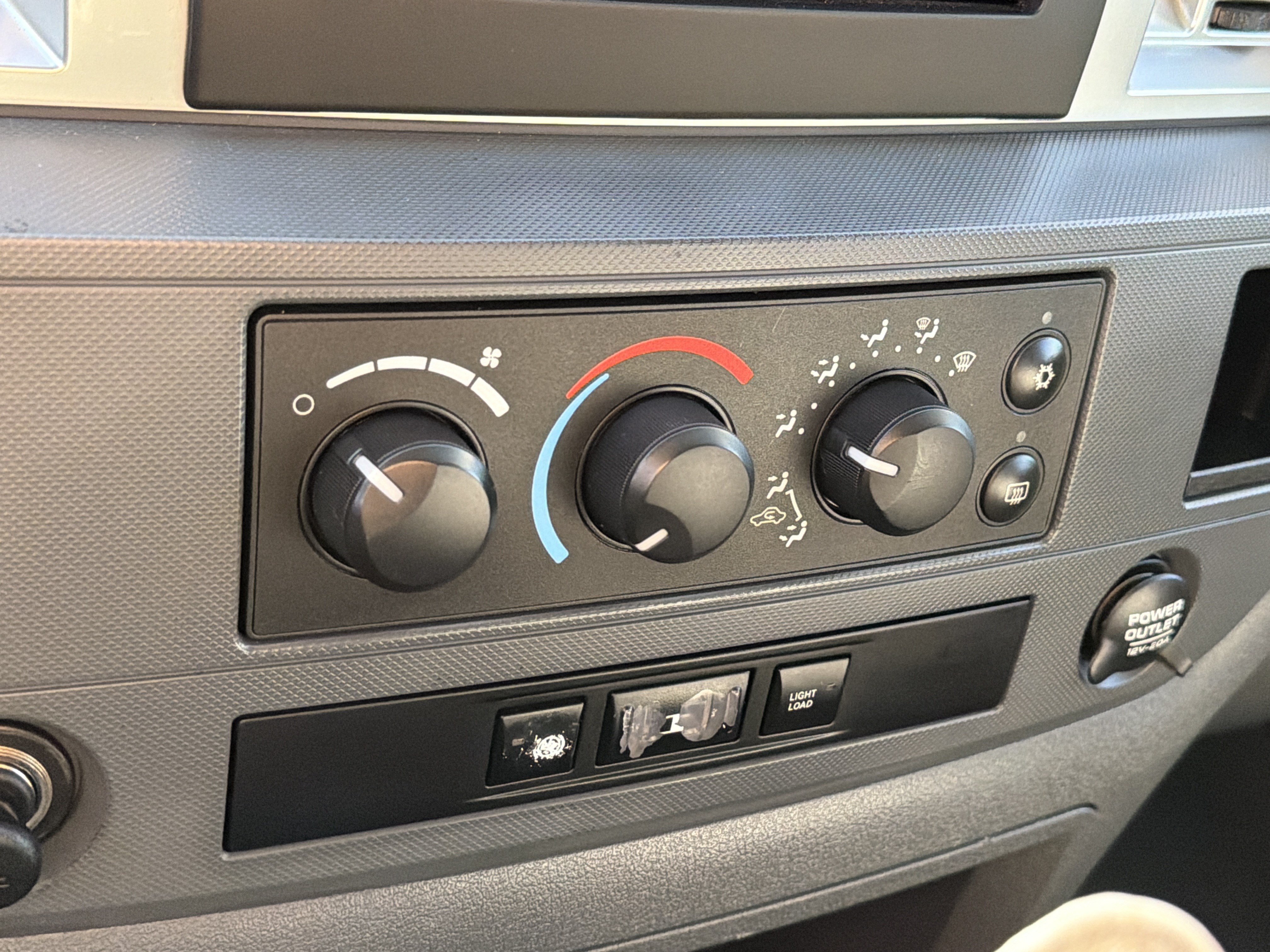 Used 2008 Dodge Ram 2500 Truck ST w/ Popular Equipment Group AWD/4WD image 22