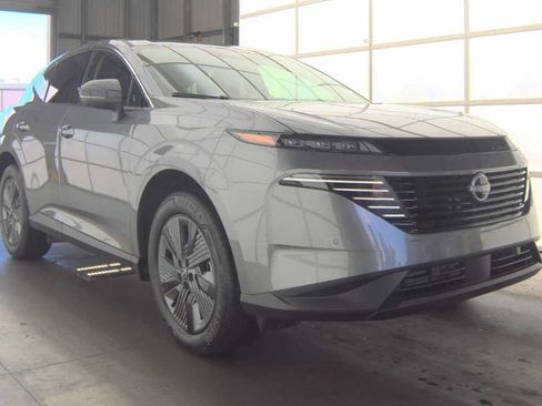 Used 2025 Nissan Murano SL AWD/4WD image 3