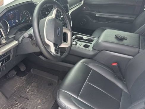 Used 2024 Ford Expedition XLT RWD image 9