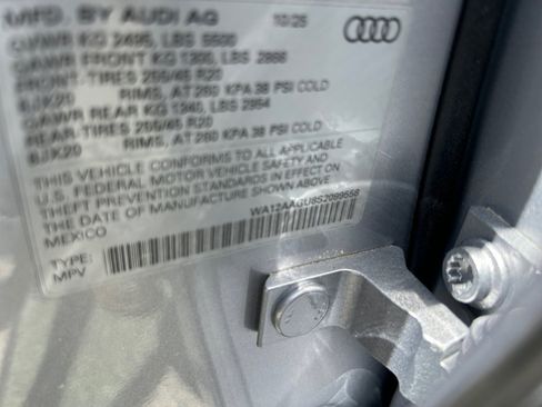 Used 2025 Audi Q5 Premium Plus w/ Premium Plus AWD/4WD image 33