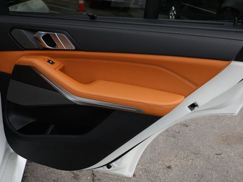 New 2026 BMW X5 xDrive40i w/ M Sport Package AWD/4WD image 15