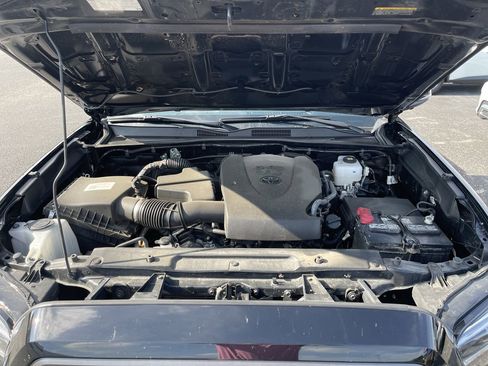 Used 2023 Toyota Tacoma TRD Off-Road w/ TRD Premium Off Road Package image 31