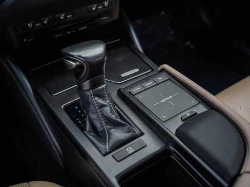 Used 2020 Lexus ES 350 w/ Premium Package FWD image 23