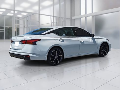 New 2025 Nissan Altima 2.5 SR image 5