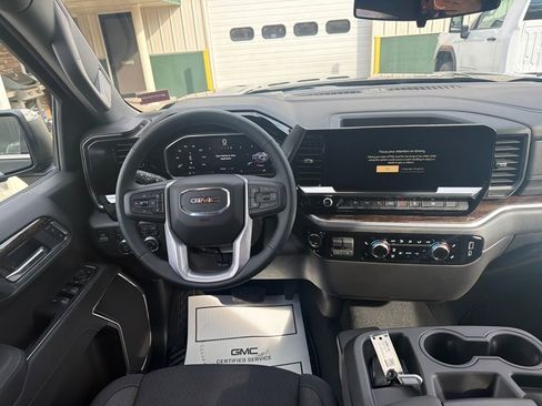 New 2026 GMC Sierra 1500 SLE w/ Preferred Package AWD/4WD image 15