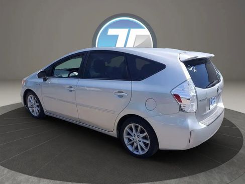Used 2014 Toyota Prius V Five FWD image 8