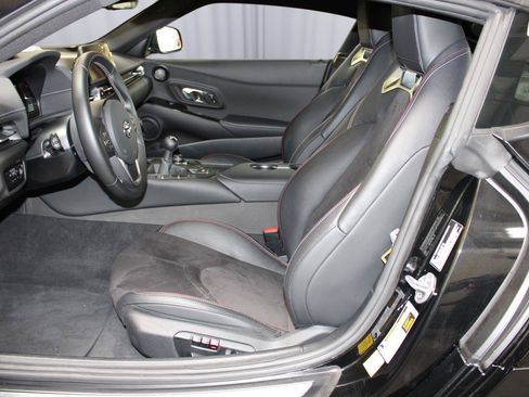 Certified 2025 Toyota Supra RWD image 45