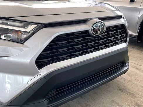 Used 2025 Toyota RAV4 LE AWD/4WD image 27