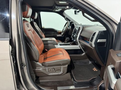 Used 2018 Ford F150 King Ranch w/ Equipment Group 601A Luxury AWD/4WD image 21