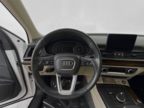 Used 2020 Audi Q5 2.0T Premium image 11