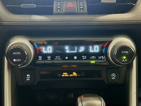 Used 2023 Toyota RAV4 XLE Premium image 11