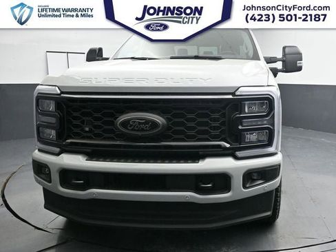 New 2026 Ford F250 Lariat w/ Black Appearance Package AWD/4WD image 4