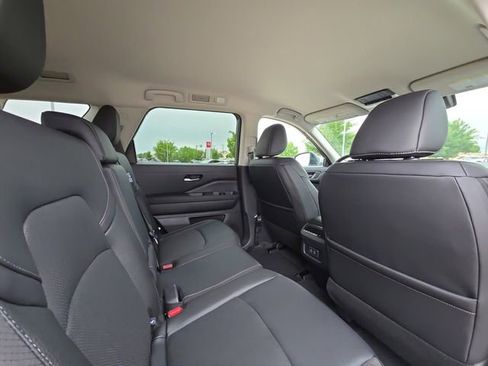 New 2026 Nissan Pathfinder SL FWD image 27