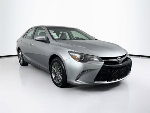 Used 2017 Toyota Camry SE image 8