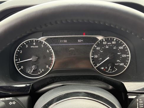 Used 2024 Nissan Pathfinder SL image 14