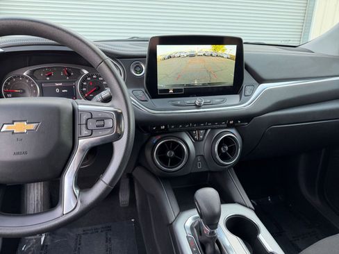 Used 2025 Chevrolet Blazer LT image 17