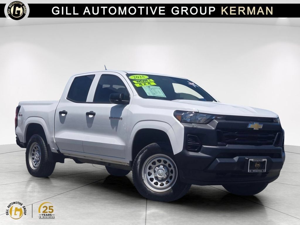 Used 2025 Chevrolet Colorado W/T AWD/4WD image 1