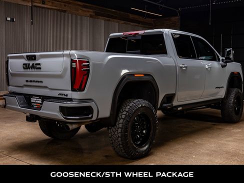 Used 2024 GMC Sierra 2500 AT4 w/ AT4 Premium Plus Package image 9