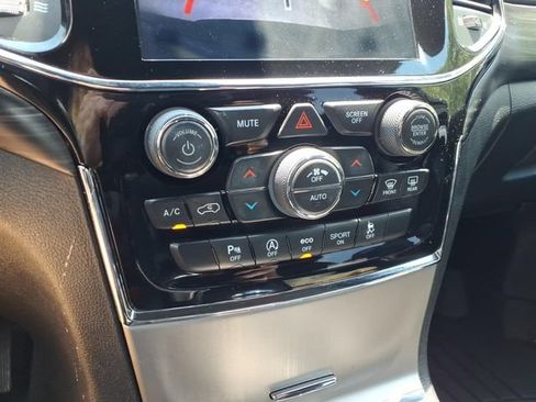 Used 2021 Jeep Grand Cherokee Laredo X AWD/4WD image 27