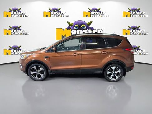 Used 2017 Ford Escape SE w/ Equipment Group 201A image 7