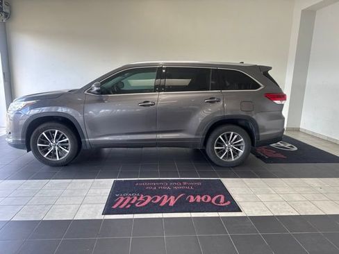 Used 2018 Toyota Highlander XLE FWD image 1