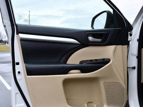 Used 2018 Toyota Highlander XLE image 10